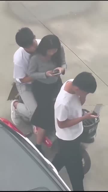 Rekam Orang Lagi Pacaran Grepe2 Di motor - Channel telegram @asupanvirall13 - PoopHD.mp4