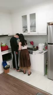 Maksa Ad1k Ipar Nungging di Dapur.mp4