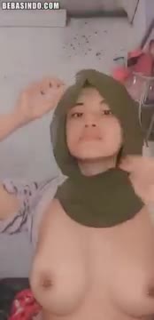 Bokep Indo ABG Hijab Toket Gede Pentil DItindik - BokepIndo21.mp4