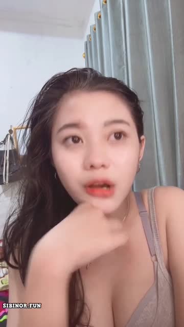 AupPl3lhF-Endingnya Host Imut Pamerin Uting Nenen Dream Live.mp4