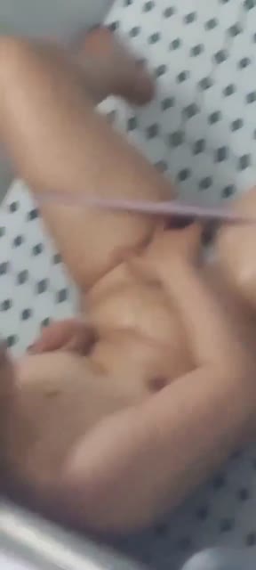 ngintip kamar mandi ketahuan lagi colmek.mp4