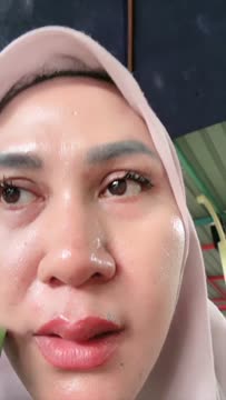 Ughty_Ninaaa._Sii_Penjaga_Warung_kolam_renang._Itemm_banget_deh_bebb_jadi_demenn_loo.mp4