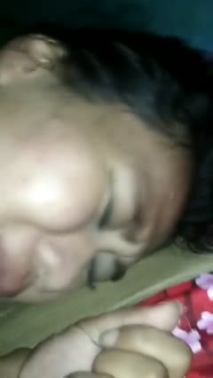 ISTRI TETANGGA KESAKITAN MAU NANGIS