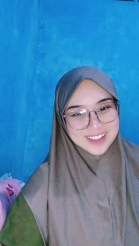Clara Jilbab Berjengger Ayam Geprek (1)