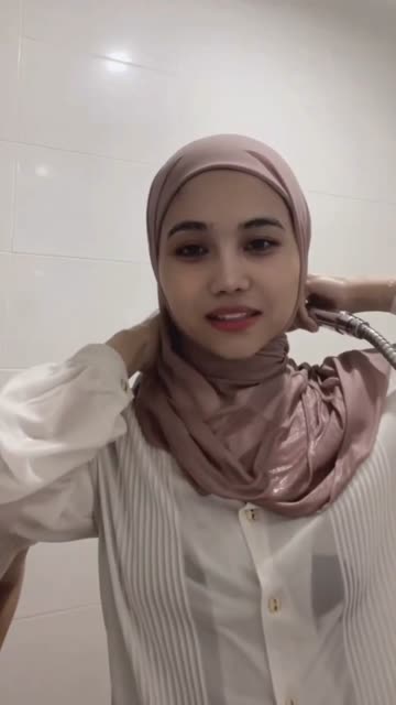 hijab mandi bareng temen __ asian beautiful hijab style HS-376.mp4