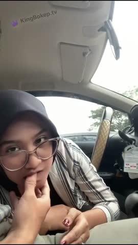 Video Cewek Kerudung Ngisep Di Mobil Endingnya VCS Colmek KingBokep.mp4
