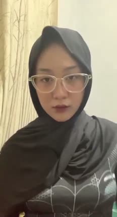 Hijabers Kacamata Cosplay Spider Woman Barbar Ngocok Meki - AVTub.mp4