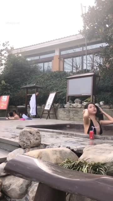 Eksib di kolam 2 .mp4