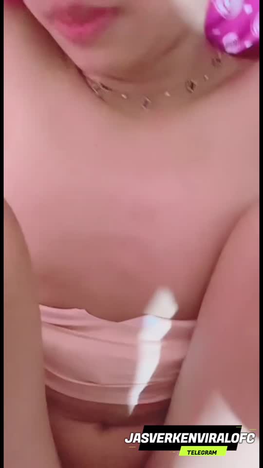 TELE @JASVERKENVIRALOFC - Cewe cantik yang lagi rame full video 18 - Bokep Indo Viral.mp4
