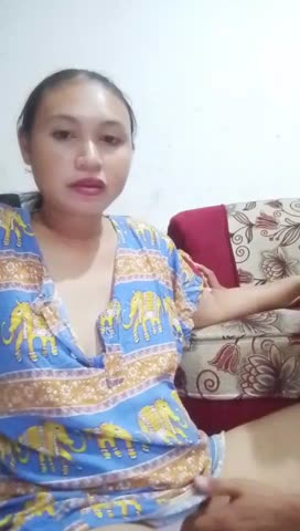 ESTEWEH LAGI BREY.  MAK RATIH DITINGGAL ANAKNYA MAEN MASUKIN TETANGGA KE KAMAR 
