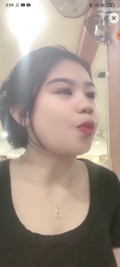 Pap Uting Buat Kamu Dari Host Dedek yang Sering Kamu Tonton