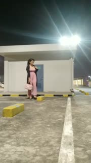 Siskaeee 3ks1b di Parkiran Mall