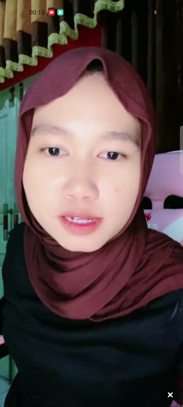 Jilbab hitam spill memek sempitnya