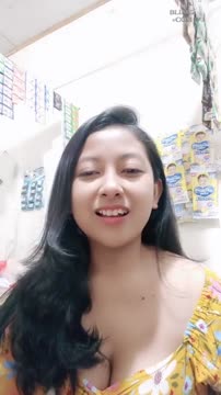Elff Live jaga warung