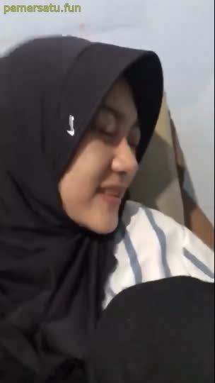 Ukhti_cantik_sekali_kenapa_mau_aja_di_entotin_yang_bukan_halal.mp4