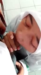dedek sherly dikelas nakal