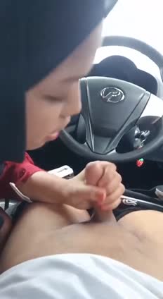 hijab sponge di mobil [1] telegram @chyberaq.mp4