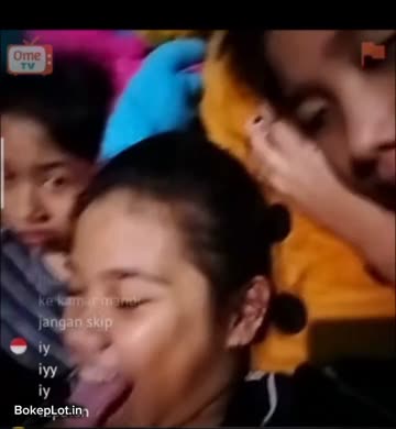 Videy Viral Vcs terbaru pamer t0k3t Ometv.mp4