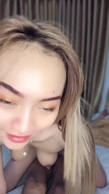 SilaPriscilla. Mungkin sekarang dah waktunya nih cari brondong lagi. Dah la.mp4