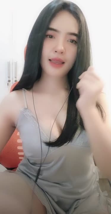 Tante desy live snackvideo pamer belahan dada, nikmat.mp4