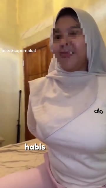 Telegram @asupan_viidoy ukhti tobrut minta uang sama abang tapi harus dientoy dulu.mp4