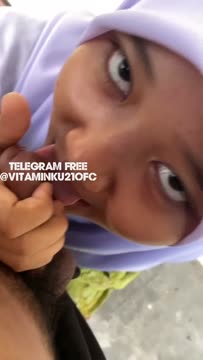 Siswi SMP nyepong Pak guru di belakang sekolah sampai crot di mulut.mp4