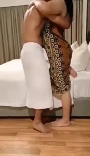 selingkuh dengan istri baru bapak di hotel sampai hamil.mp4