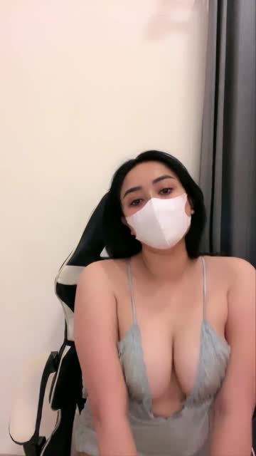 Cewek cantik live colmek
