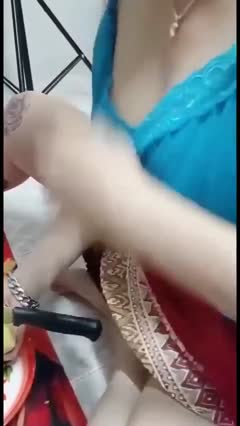 tergoda ibu yg lagi ngulek berpakain sexy