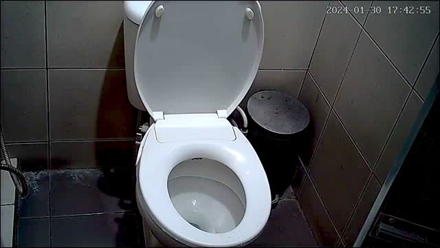 Ngintip toilet umum 03