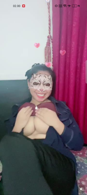 Ini nona lepas jilbab tobrut elus elus memek
