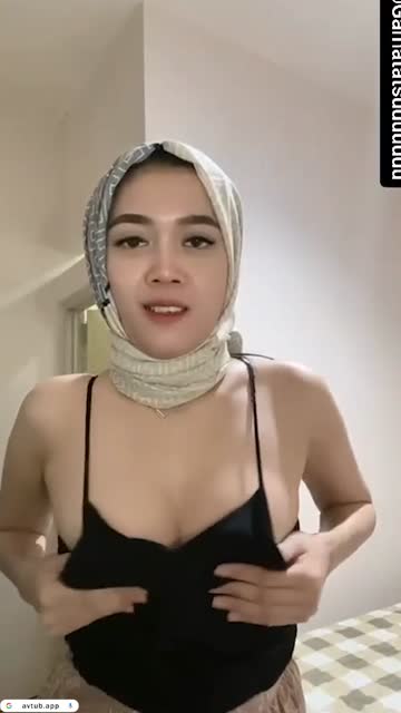 Tante cantik pegawai bank buka baju mantab.mp4