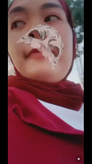 Watch XD Alisha Spill TT dijalanan.mp4