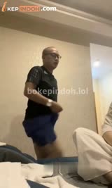Ketika Om Botak Pengen Ewe Terapis.mp4