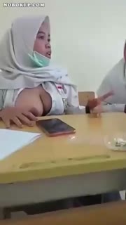 Smp Hijab Tobrut Pamer Tetek di Kelas - vidxlr.top