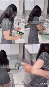 -X-_MSbreewc_Ngentot_di_Dapur_OnlyFans_Chindo_-_PlayBokep~1.mp4