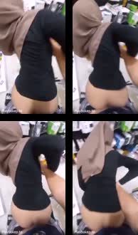Cewe Jilbab Di Doggy Di Konter HP - NgenTub.mp4