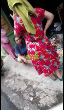 Rekam ibu2 komplek daster merah.mp4
