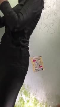 ngintip kamar mandi kolam renang 4