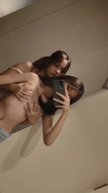 si cantik suka lesbyy .mp4