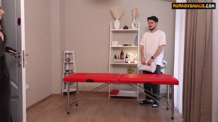 A massage therapist's appointment ended in sex for the client. FULL on MurkovskiHub com.mp4