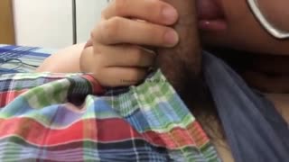 Adek dan kakak bercocok tanam