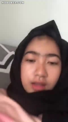 Bokep Indo Hijab Syakirah Tanpa Bra Live Show