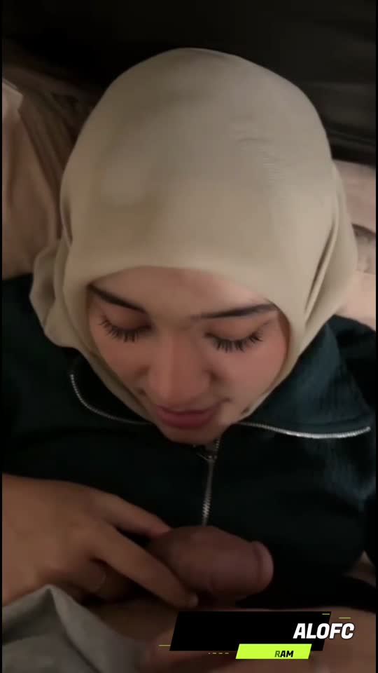 TELE @JASVERKENVIRALOFC - Hijab cantik pinter nyepong - Bokep Indo Viral.mp4
