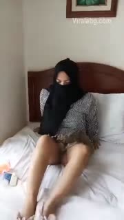 Jilbab Hitam Montok Colmek Pakai Dildo _ ViralAbg.com.mp4