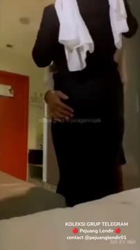 Ngajak ponakan main di hotel Tante nanya udah brpa kali ngentot