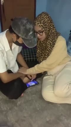 Buguru cantik dengan murid sendiri yang masih smp part 1 - DoodStream.mp4.mp4