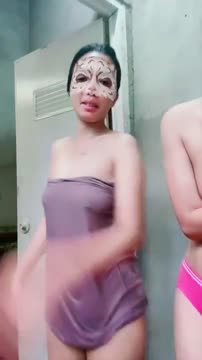 Pasangan Lesbi Itil Jurig Praktek Seks Di Toilet - LiveOmek.mp4.mp4
