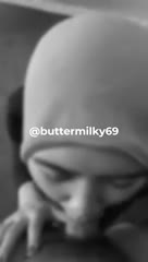 hijab cantik nyepong mantap - Tele@hematkawan10 (1).mp4