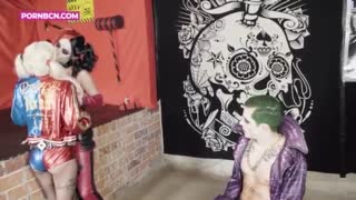 cosplay 2 wanita dan 1 pria.mp4